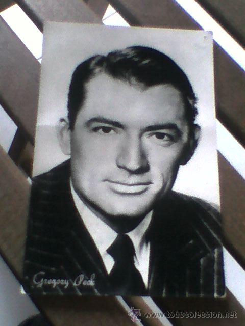 Cine: Postal escrita trasera Gregory Peck despegada album rasgon trasera agujero chicheta (b26)