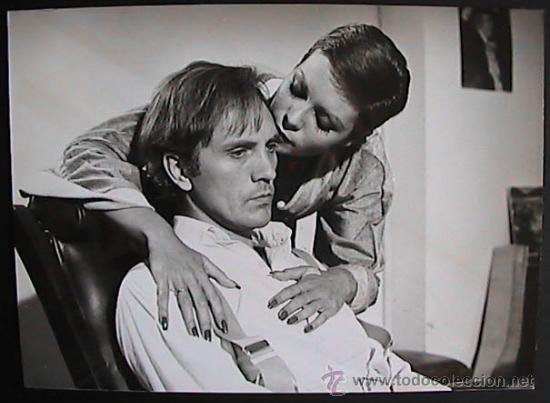 Cine: FOTO ORIGINAL ,17,8X12,8 CM,DE LA PELICULA STRIPTEASE,CORINNE CLERY,TERENCE STAMP,PILAR VELAZQUEZ