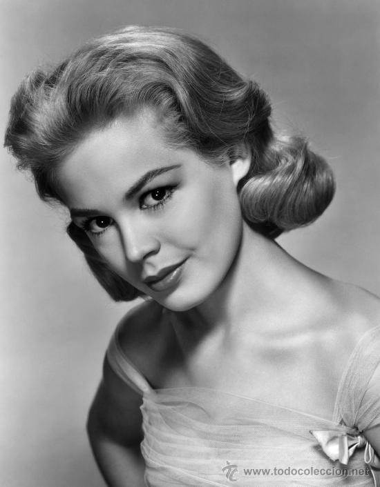 Cine: SANDRA DEE FOTO (INMEJORABLE CALIDAD) MEDIDAS 20X30 APROXIMADAMENTE