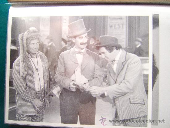 Cine: LOS HERMANOS MARX EN EL OESTE - GROUCHO, HARPO Y CHICO - CARTULINA 25 X 19 CM. - 1970/1980?
