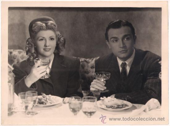Kino: F11956 TONY LEBLANC CARLOTA BILBAO DOS CUENTOS PARA DOS FOTO ORIGINAL B/N ESPA&Ntilde;OLA