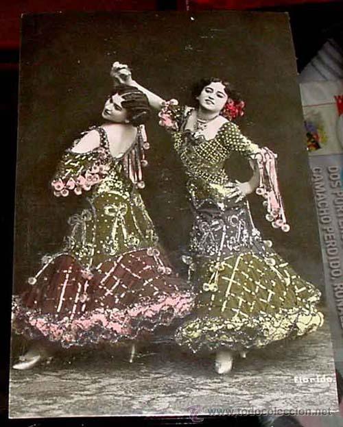 Kino: ANTIGUA POSTAL ARTISTAS - DOS BAILARINAS - FLORIDO - DECORACION EN RELIEVE DELOS VESTIDOS - CON CRIS