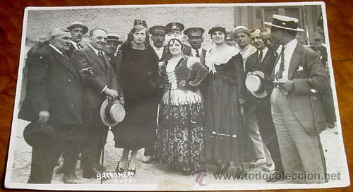 Kino: ANTIGUA FOTO POSTAL ARTISTAS - ACTORES DE TEATRO DESPUES DE SU OBRA - NO CIRCULADA - ESCRITA - ED. B