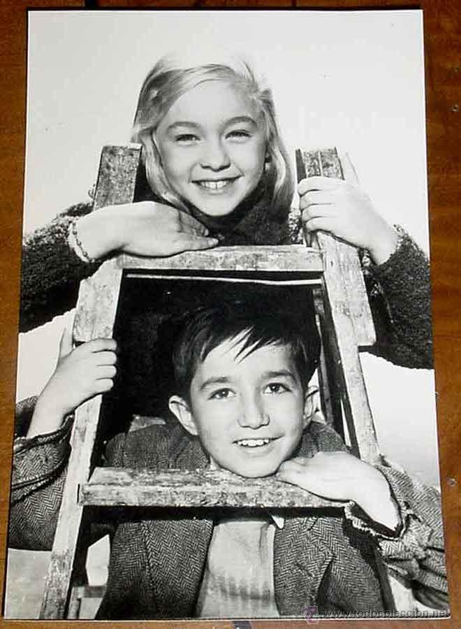 Kino: ANTIGUA FOTO POSTAL DE MARISOL Y PULGARCITO . HA LLEGADO UN ANGEL . SUEVIA FILMS 1961 . ARCHIVO BERM