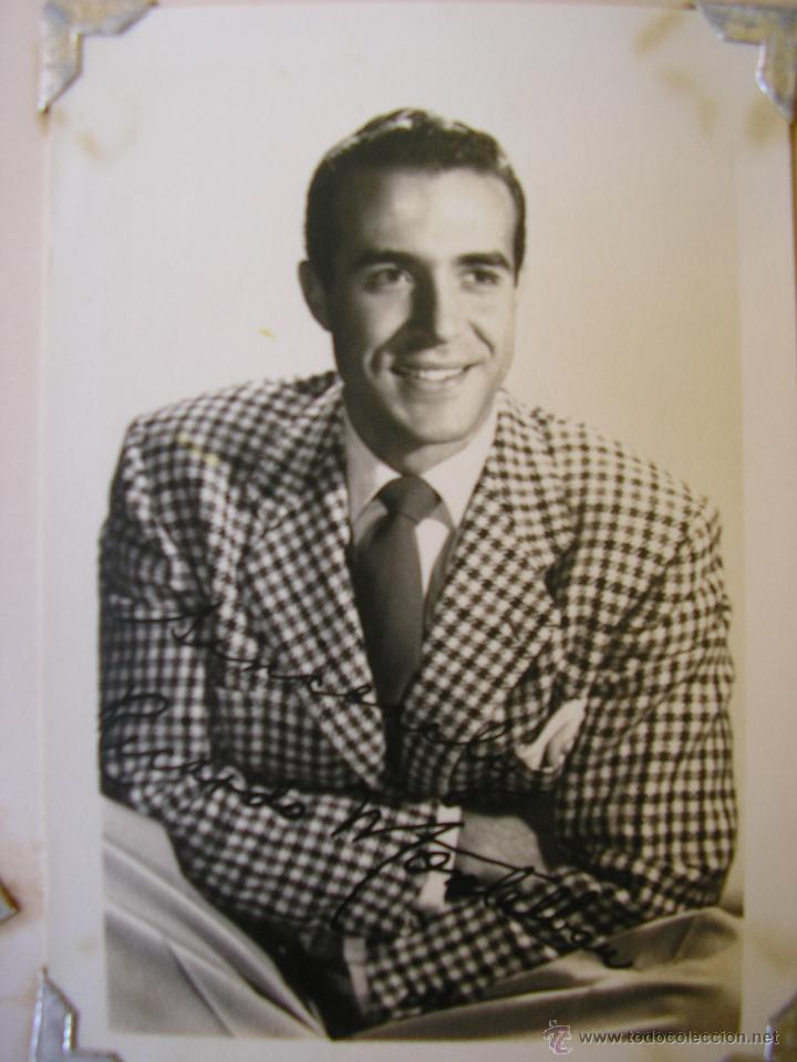 Cine: FOTO DE RICARDO MONTALBAN - 9 cm x 14 cm - Blanco y Negro - Autografiada (d&eacute;cada de 1950)