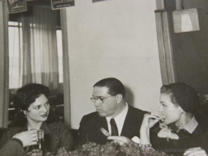 Cine: FOTO DE CARMEN SEVILLA CON VIRGINIA LUQUE - Argentina - D&eacute;cada de 1960 - ORIGINAL - JOYA!