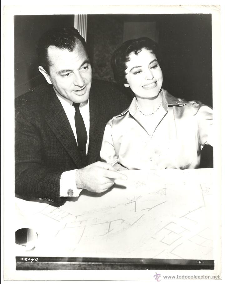 Cine: F26597D CYD CHARISSE FOTO B/N ORIGINAL AMERICANA
