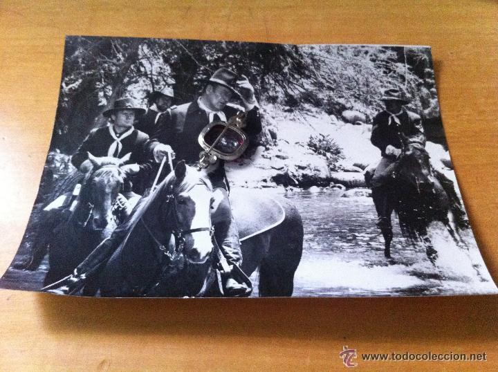Cine: ANTIGUA FOTOGRAFIA RODAJE PELICULA - LA LEGION INVENCIBLE ? - JOHN WAYNE