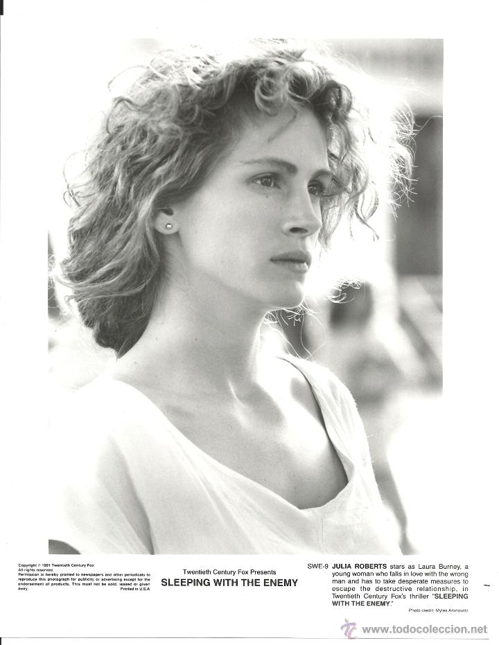 Cinema: F28580D JULIA ROBERTS DURMIENDO CON SU ENEMIGO FOTO B/N ORIGINAL AMERICANA