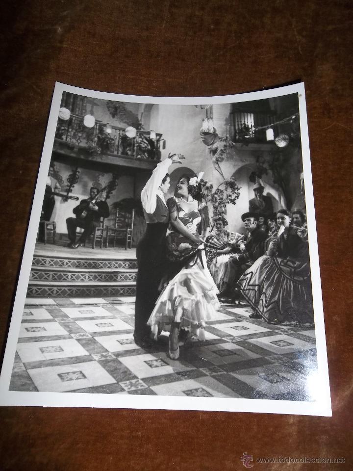 Cine: Carmen Sevilla, Pel&iacute;cula T&iacute;tulo: &iquest;?. Fotograf&iacute;a original 24x18