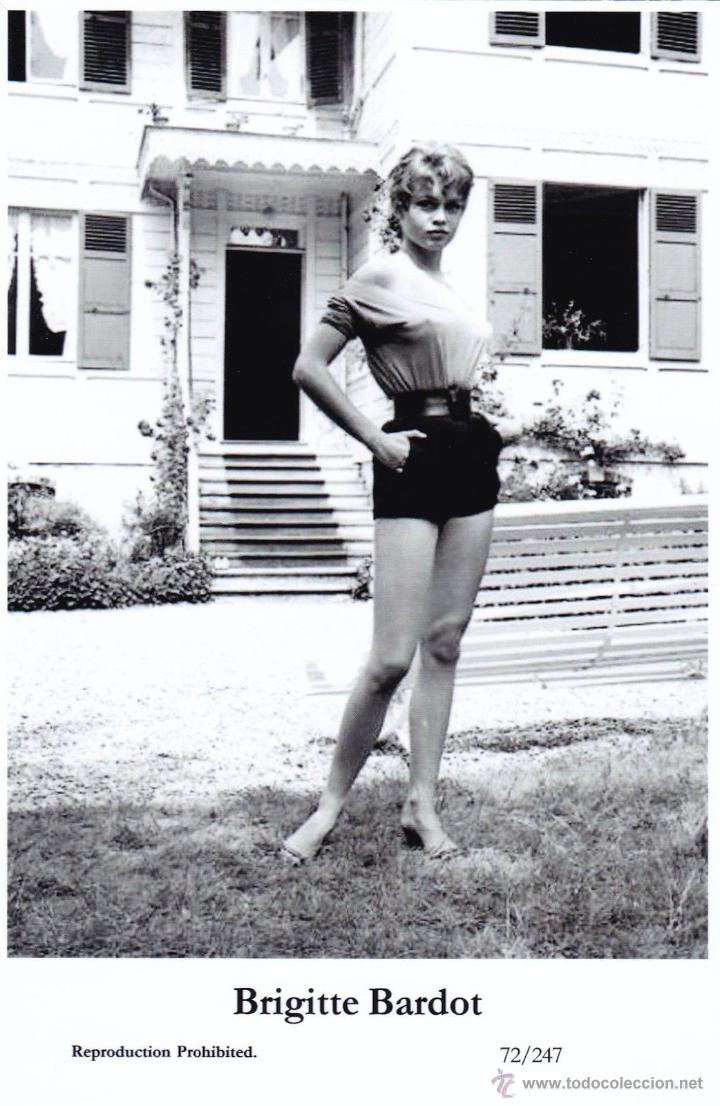 Cine: POSTAL DE BRIGITTE BARDOT SWITSURE 26