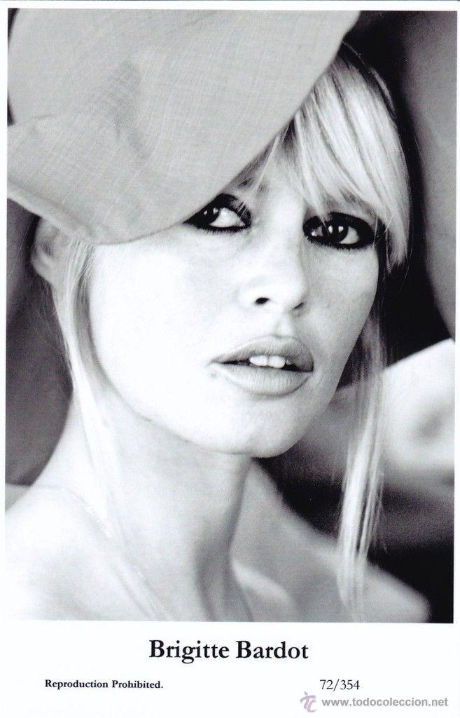 Cine: POSTAL DE BRIGITTE BARDOT SWITSURE 29