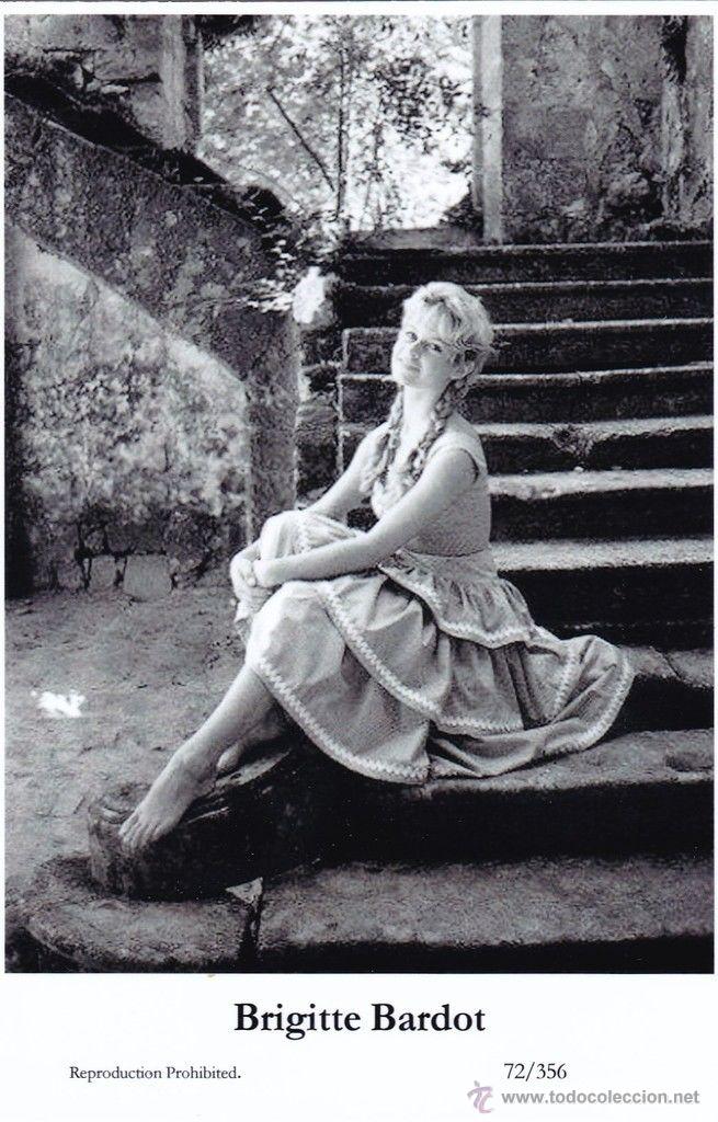 Cine: POSTAL DE BRIGITTE BARDOT SWITSURE 30