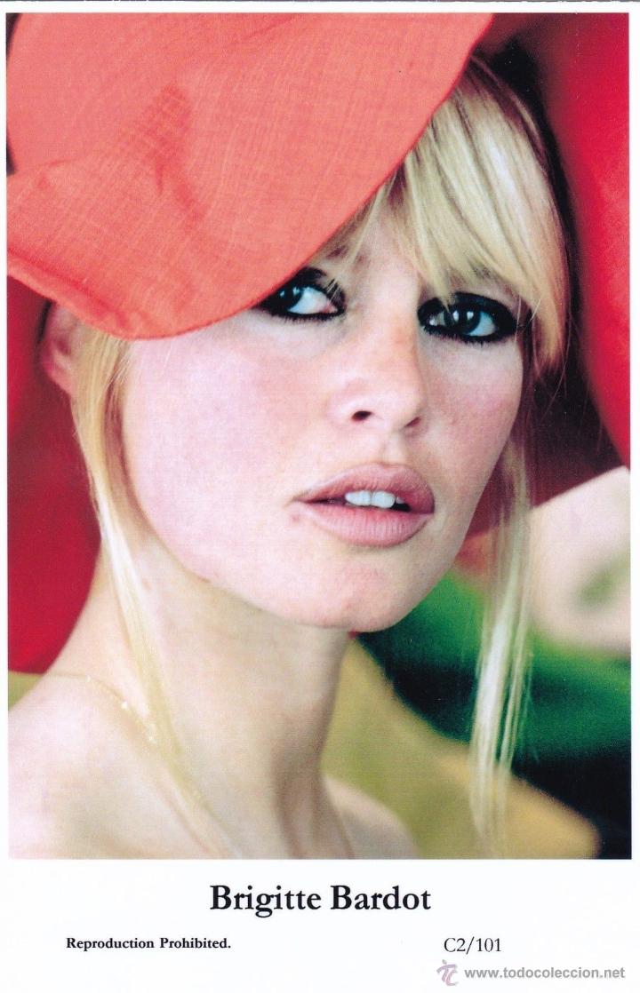 Cine: POSTAL DE BRIGITTE BARDOT SWITSURE 40