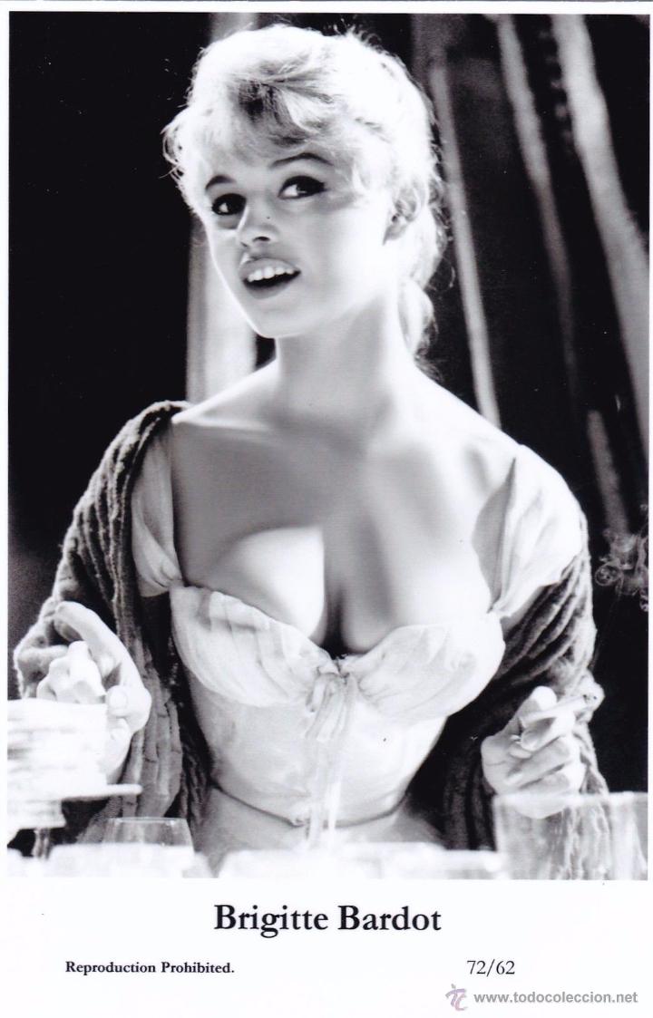 Cine: BRIGITTE BARDOT - Film star Pin Up - Publisher Swiftsure Postcards 2000
