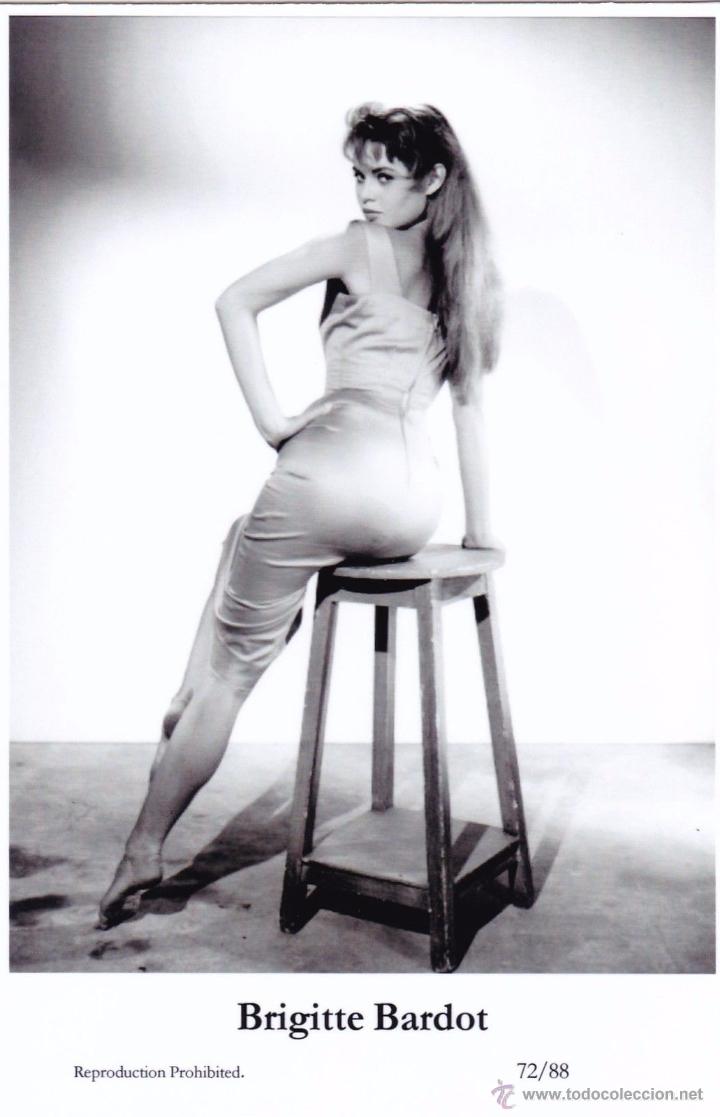 Cine: BRIGITTE BARDOT - Film star Pin Up - Publisher Swiftsure Postcards 2000