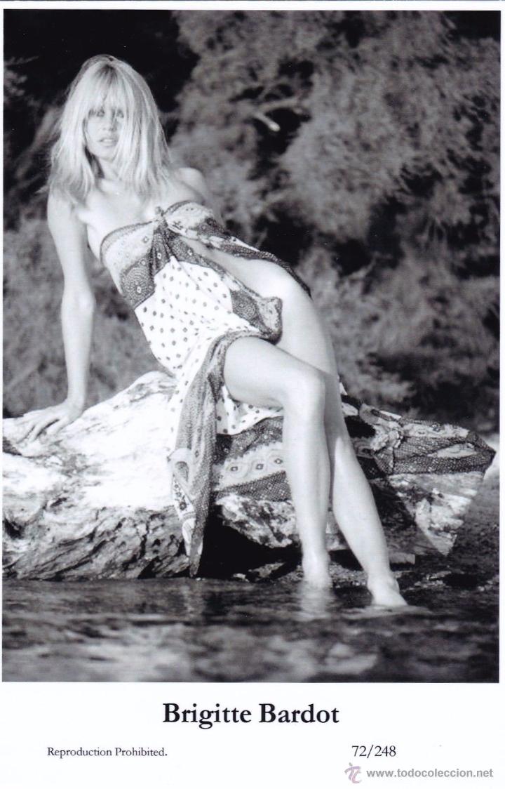 Cine: BRIGITTE BARDOT - Film star Pin Up - Publisher Swiftsure Postcards 2000