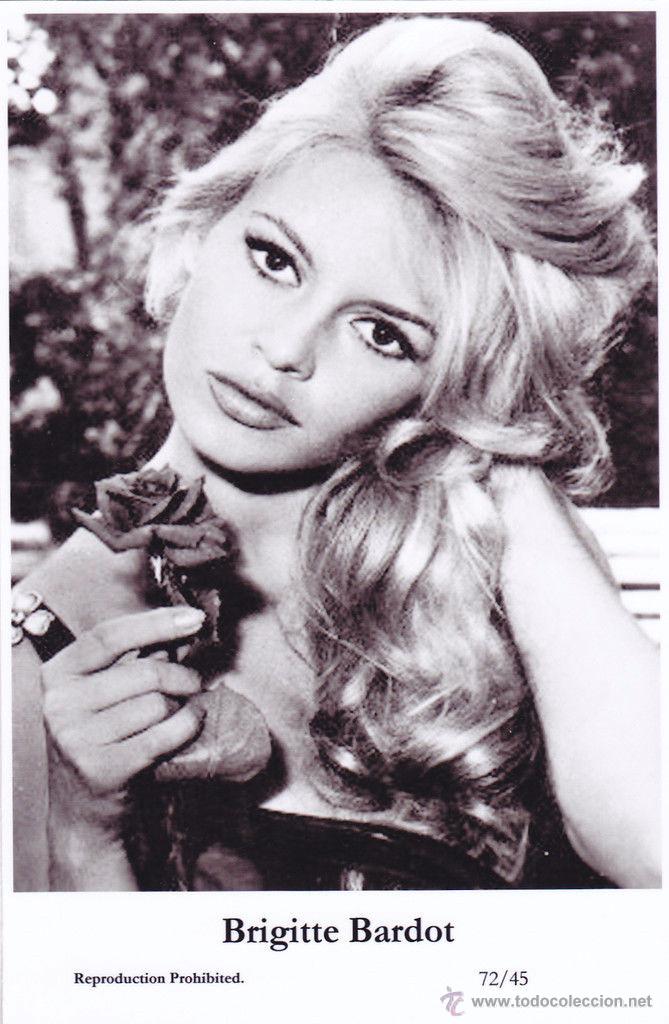 Cine: BRIGITTE BARDOT - Film star Pin Up - Publisher Swiftsure Postcards 2000