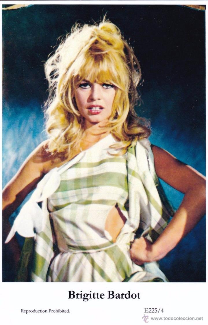 Cine: BRIGITTE BARDOT - Film star Pin Up - Publisher Swiftsure Postcards 2000
