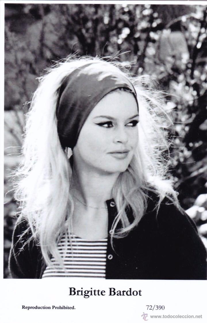 Cine: BRIGITTE BARDOT - Film star Pin Up - Publisher Swiftsure Postcards 2000