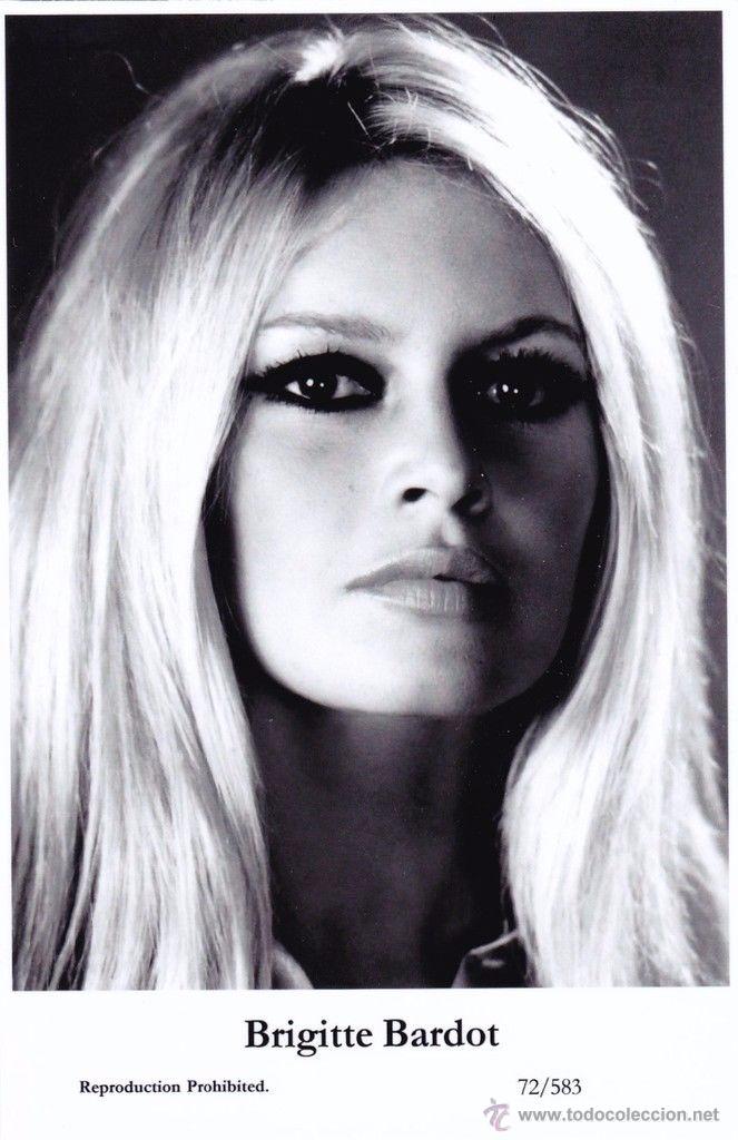Cine: BRIGITTE BARDOT - Film star Pin Up - Publisher Swiftsure Postcards 2000