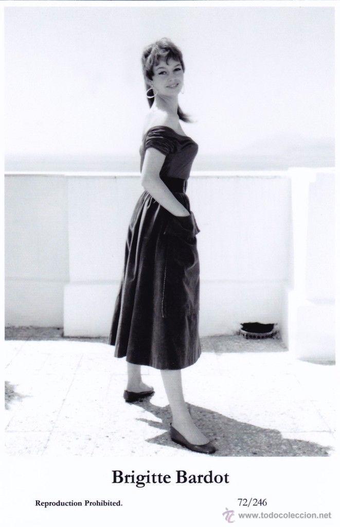 Cine: BRIGITTE BARDOT - Film star Pin Up - Publisher Swiftsure Postcards 2000