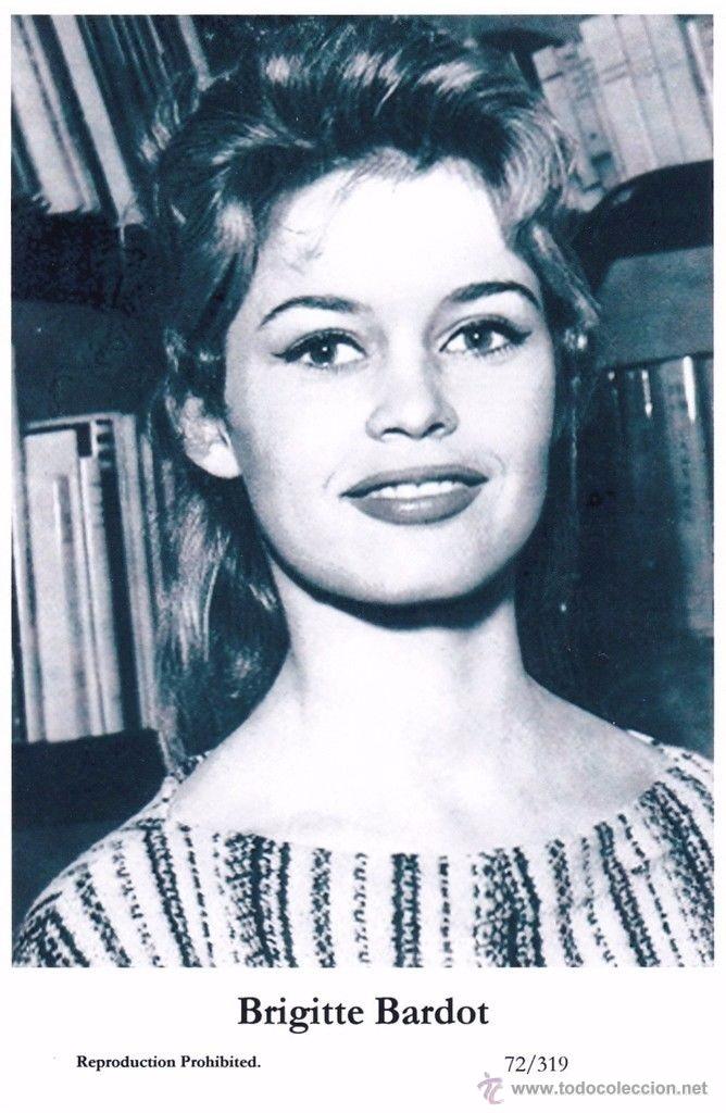 Cine: BRIGITTE BARDOT - Film star Pin Up - Publisher Swiftsure Postcards 2000