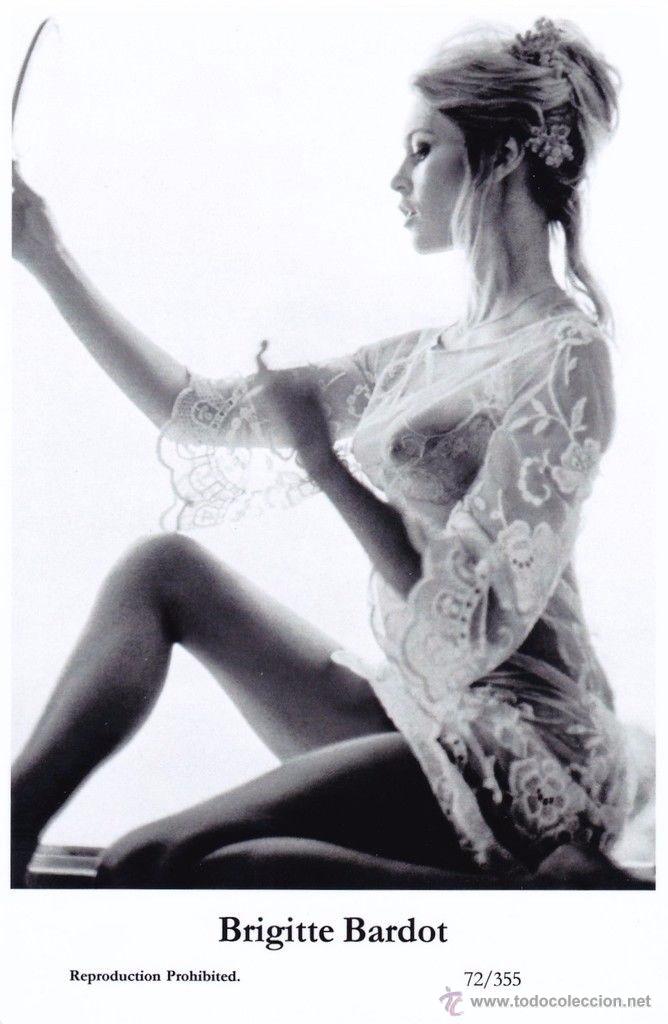 Cine: BRIGITTE BARDOT - Film star Pin Up - Publisher Swiftsure Postcards 2000