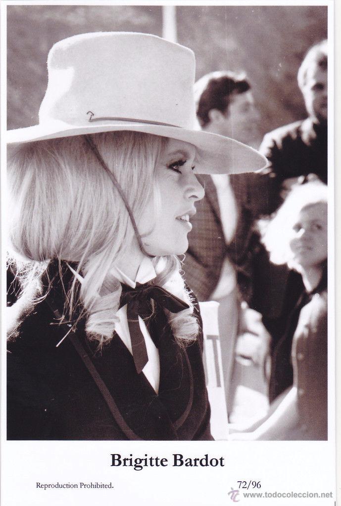 Cine: BRIGITTE BARDOT - Film star Pin Up - Publisher Swiftsure Postcards 2000