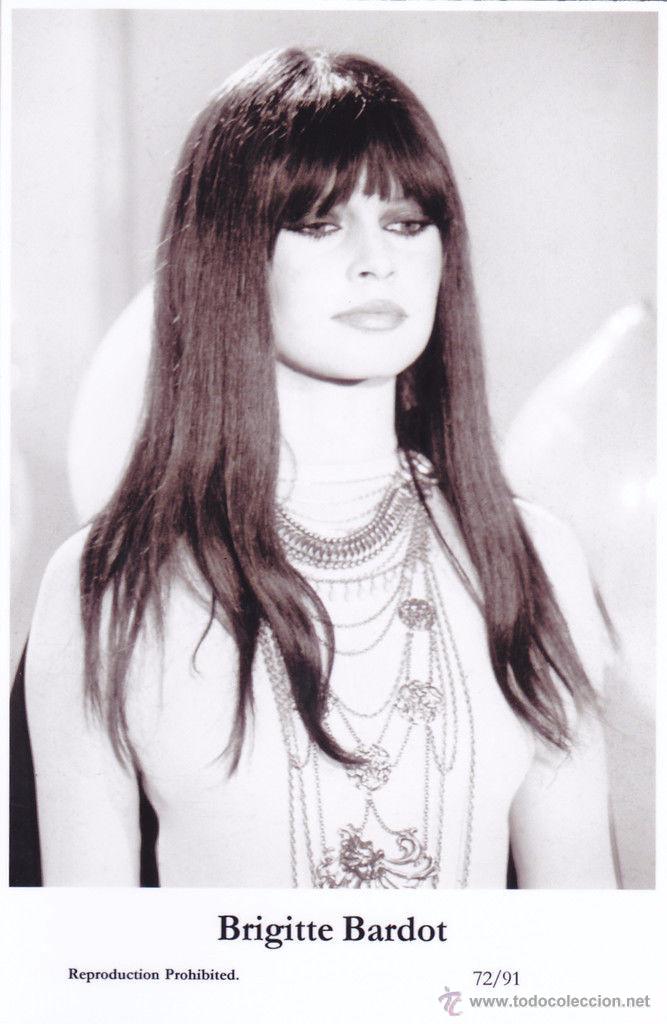 Cine: BRIGITTE BARDOT - Film star Pin Up - Publisher Swiftsure Postcards 2000