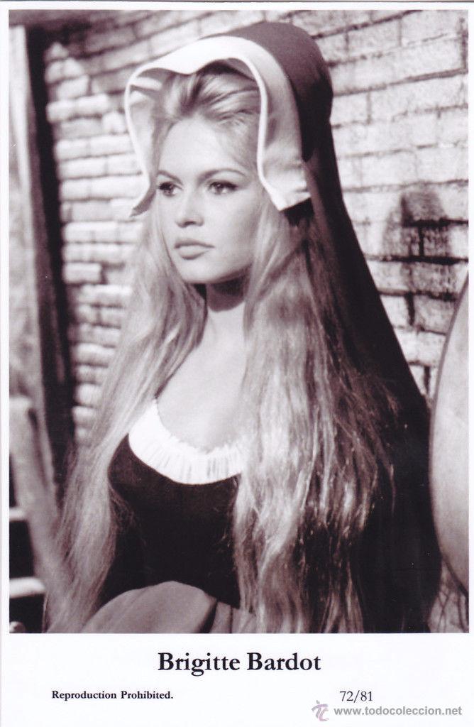 Cine: BRIGITTE BARDOT - Film star Pin Up - Publisher Swiftsure Postcards 2000