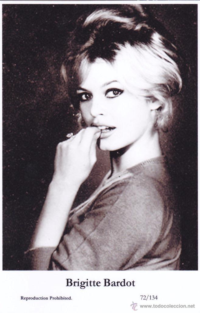 Cine: BRIGITTE BARDOT - Film star Pin Up - Publisher Swiftsure Postcards 2000