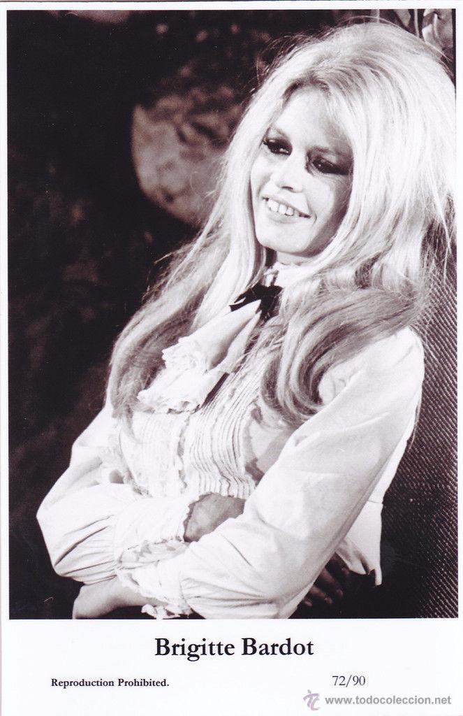 Cine: BRIGITTE BARDOT - Film star Pin Up - Publisher Swiftsure Postcards 2000