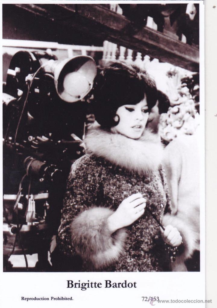 Cine: BRIGITTE BARDOT - Film star Pin Up - Publisher Swiftsure Postcards 2000