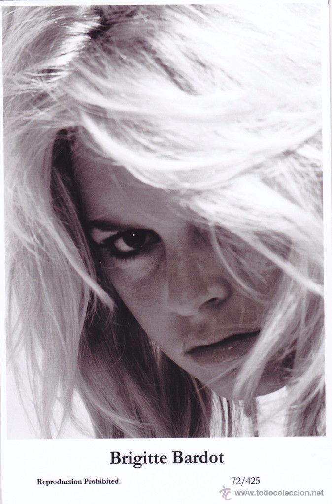 Cine: BRIGITTE BARDOT  - Film star Pin Up - Publisher Swiftsure Postcards 2000