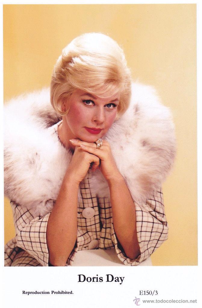 Cine: DORIS DAY - Film star Pin Up - Publisher Swiftsure Postcards 2000