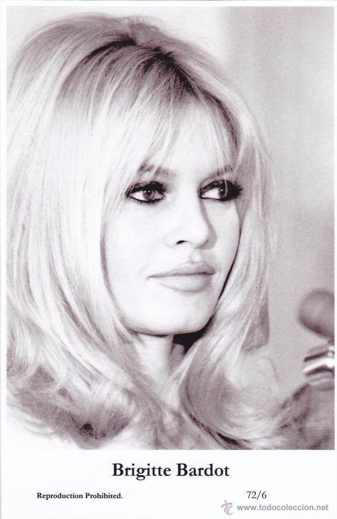 Cine: BRIGITTE BARDOT - Film star Pin Up - Publisher Swiftsure Postcards 2000