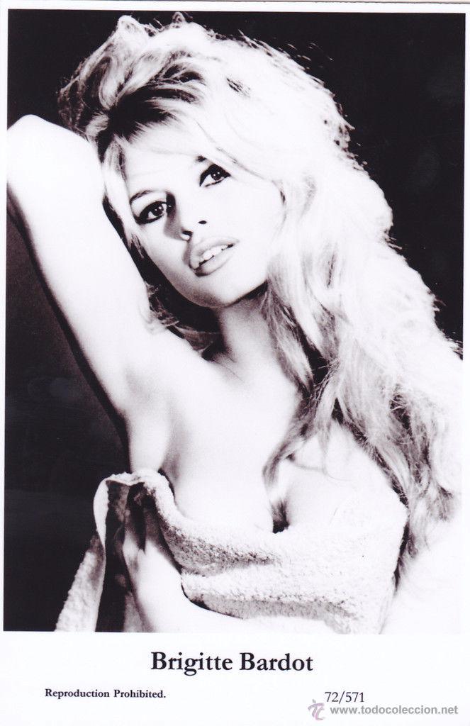 Cine: BRIGITTE BARDOT - Film star Pin Up - Publisher Swiftsure Postcards 2000