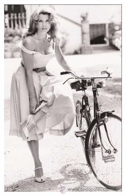 Cine: Sexy SENTA BERGER actress PIN UP postcard - Publisher RWP 2003 (4)