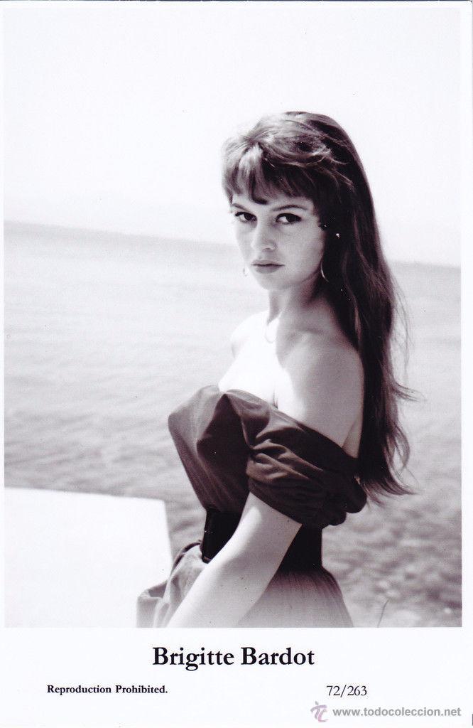 Cine: BRIGITTE BARDOT - Film star Pin Up - Publisher Swiftsure Postcards 2000