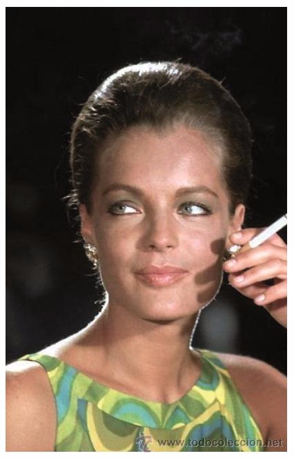 Cine: Sexy ROMY SCHNEIDER actress PIN UP postcard - Publisher RWP 2003 (14)
