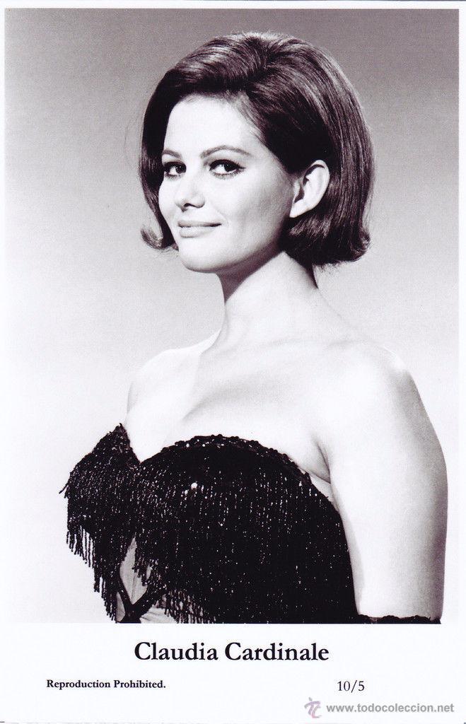 Cine: CLAUDIA CARDINALE - Film star Pin Up - Publisher Swiftsure Postcards 2000