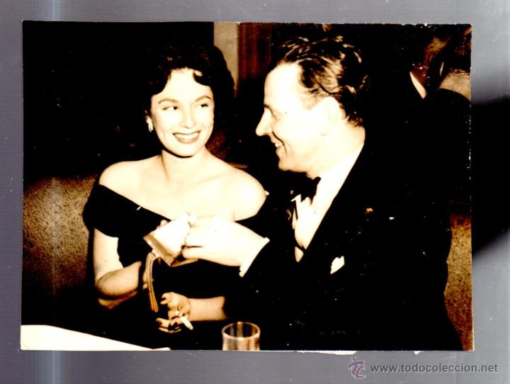 Kino: FOTOGRAFIA. GUIONISTA LONDINENSE DICK RICHARDS. FOTO ORTIZ - I.N.P. 16 X 11CM.