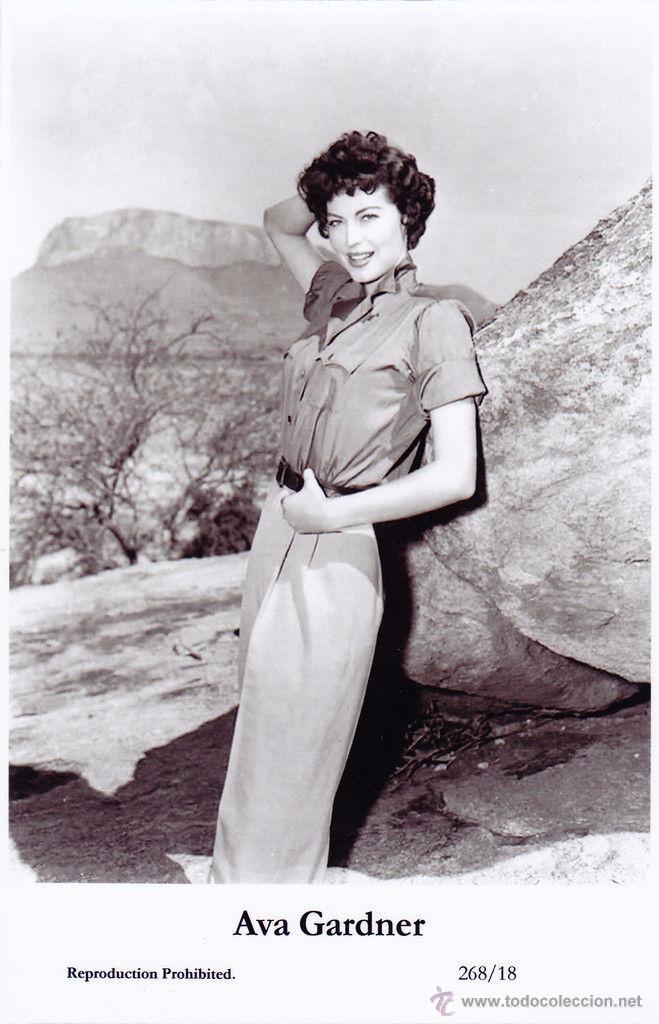 Cine: AVA GARDNER - Film star Pin Up - Publisher Swiftsure Postcards 2000