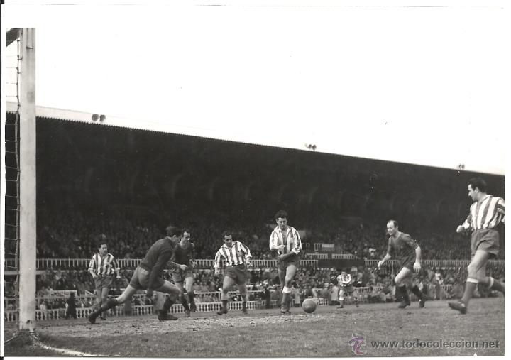 Cine: F20496 ARIZA JOSE SUAREZ CESAR ONCE PARES DE BOTAS FUTBOL FOTO ORIGINAL B/N ESPA&Ntilde;OLA