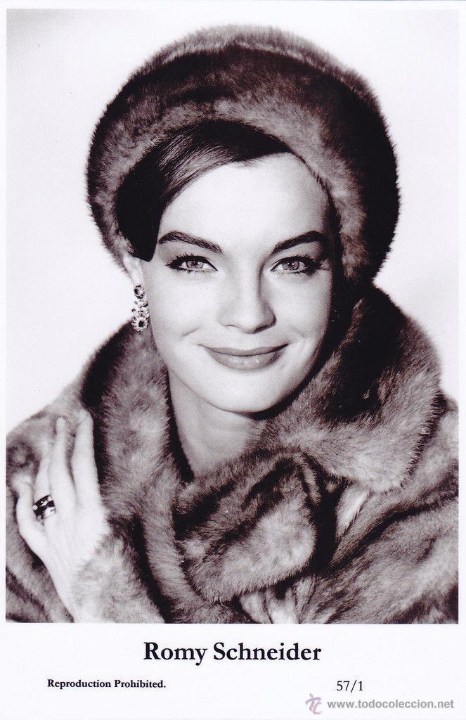 Cine: ROMY SCHNEIDER - Film star Pin Up - Publisher Swiftsure Postcards 2000
