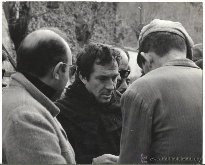 Cinema: F23125 UGO TOGNAZZI MIGUEL LLUCH FRA DIAVOLO RODAJE DIRECTOR FOTO ORIGINAL B/N ESPA&Ntilde;OLA