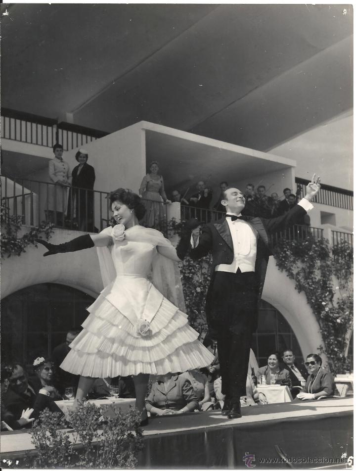 Cine: F23248 CARMEN SEVILLA TONY LEBLANC FOTO ORIGINAL B/N ESPA&Ntilde;OLA