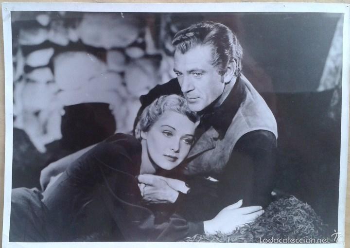 Cine: POLIC&Iacute;A MONTADA DEL CANAD&Aacute;. GARY COOPER, MADELEINE CARROLL. FOTO 18X24