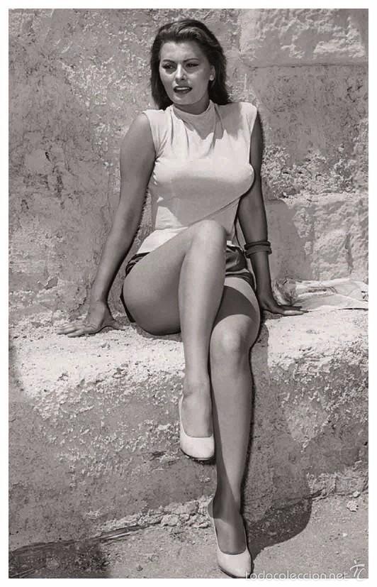 Photos sophia loren sexy Sophia Loren